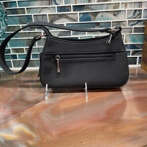 ❤️‍🔥3/$15❤️‍🔥Small “Mini” Black Shoulder Bag - Hobo Style - Black - NWT